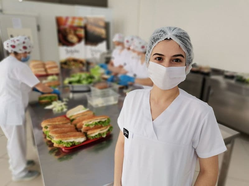 El Değmeden Üretilen Saladoslara Yoğun Talep